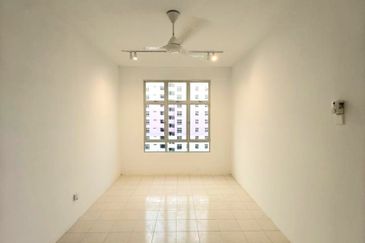 Pangsapuri Cendera Pulai Mutiara Flat For Rent (Lift / Gated & Guarded(
