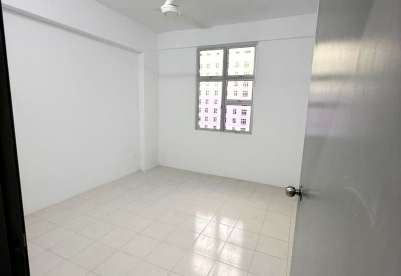 Pangsapuri Cendera Pulai Mutiara Flat For Rent (Lift / Gated & Guarded(