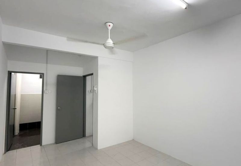 Pangsapuri Cendera Pulai Mutiara Flat For Rent (Lift / Gated & Guarded(