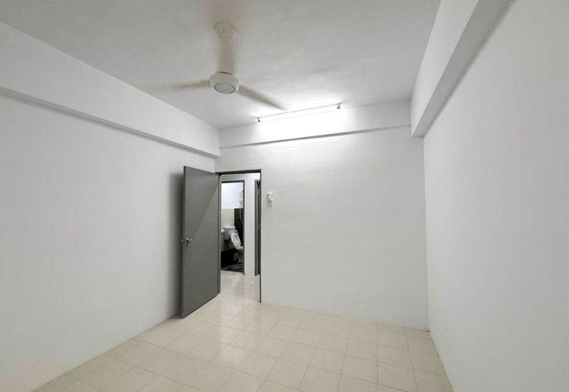 Pangsapuri Cendera Pulai Mutiara Flat For Rent (Lift / Gated & Guarded(