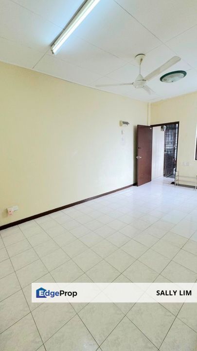 Taman Daya Jalan Enau 16 Low Cost Flat Renovated Unit For Sale, Johor, Johor Bahru
