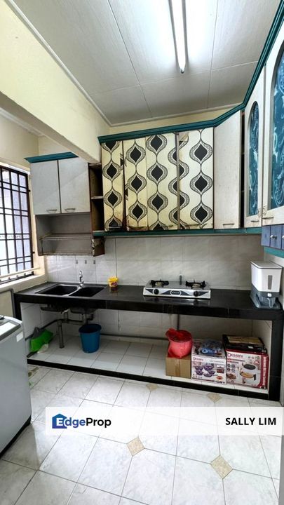 Taman Daya Jalan Enau 16 Low Cost Flat Renovated Unit For Sale, Johor, Johor Bahru