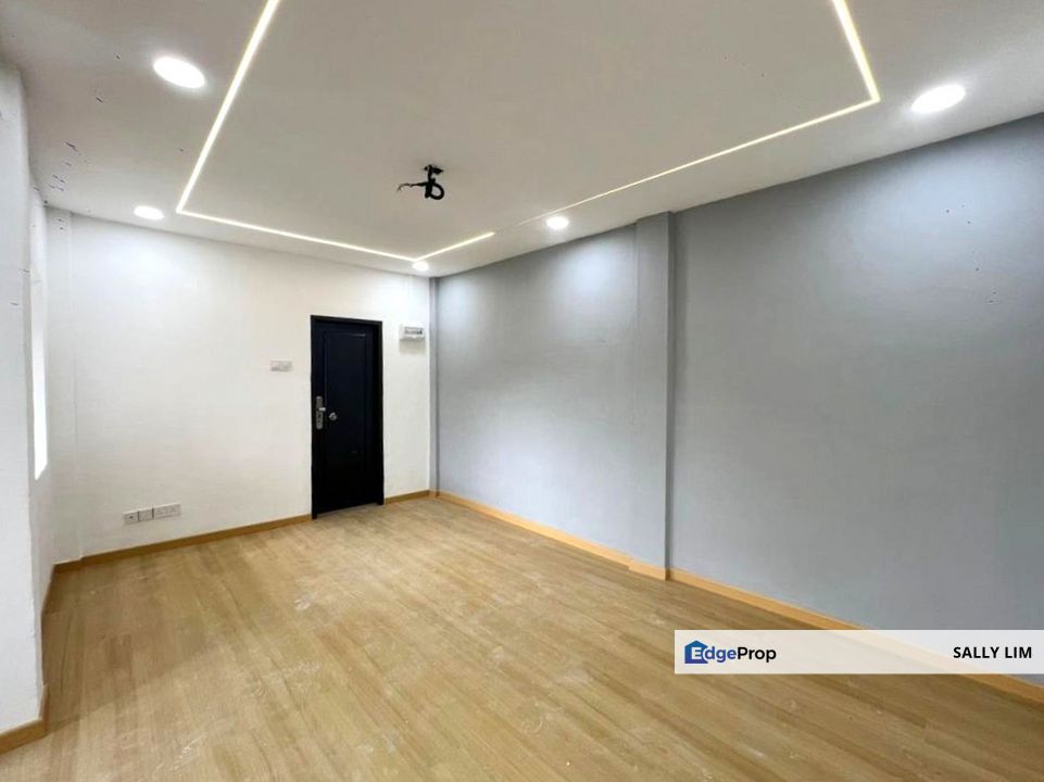 Taman Bukit Mewah Low Cost Flat Behind Paradigm Mall, Johor, Tampoi