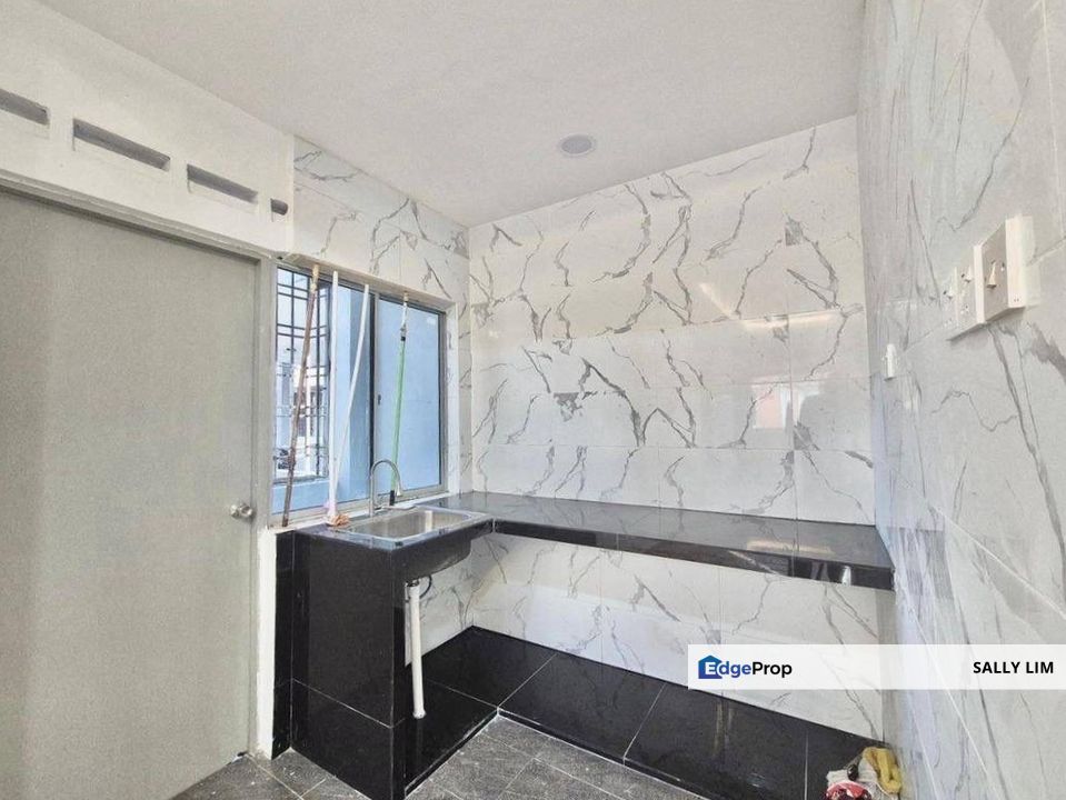 Taman Bukit Mewah Low Cost Flat Behind Paradigm Mall, Johor, Tampoi