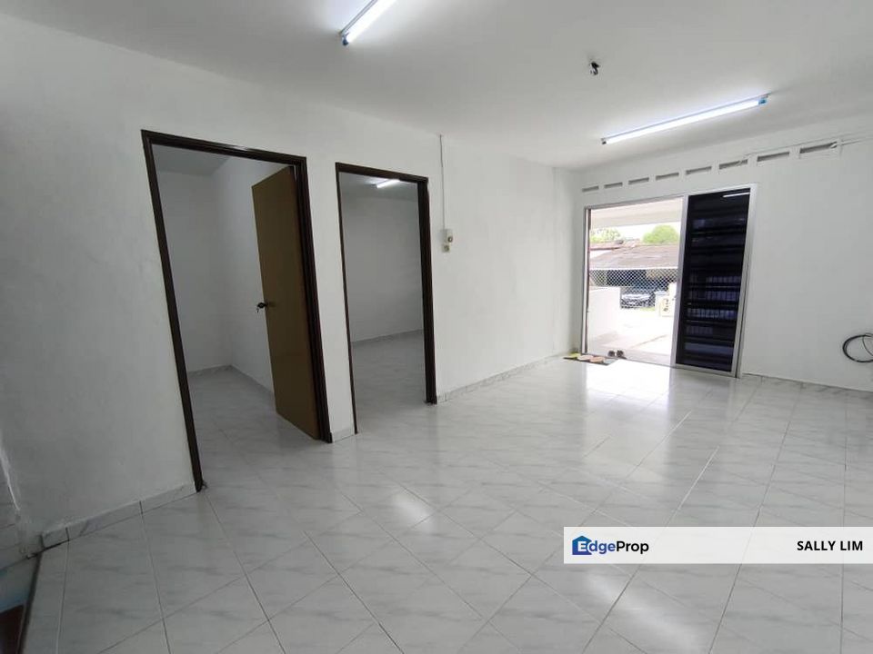 Taman Dahlia Tampoi Single Storey Low Cost House, Johor, Tampoi