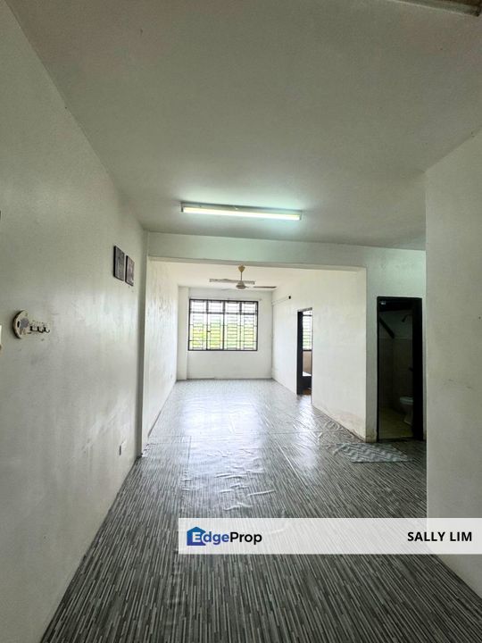 Ehsan Jaya Medium Cost Shop Apartment Level 3 For Rent / Block L, Johor, Johor Bahru