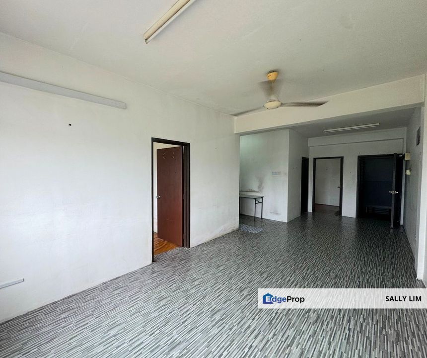 Ehsan Jaya Medium Cost Shop Apartment Level 3 For Rent / Block L, Johor, Johor Bahru