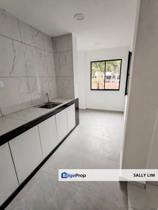 Rumah Pangsa Ria Lima Kedai Medium Cost Flat Low Floor Fully Renovated, Johor, Gelang Patah