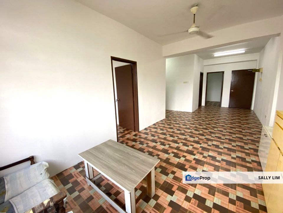 Ehsan Jaya Medium Cost Shop Apartment 2nd Floor For Rent / Block M, Johor, Johor Bahru