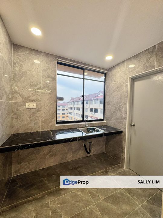 Taman Daya Jalan Nibong 28 Low Cost Flat Fully Renovated Unit, Johor, Johor Bahru