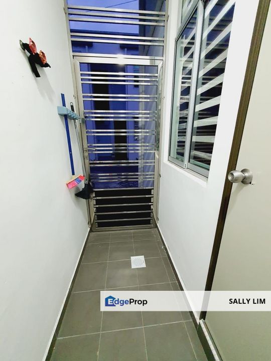 Desa Cemerlang Ulu Tiram Town House Ground Floor Unit For Sale, Johor, Ulu Tiram