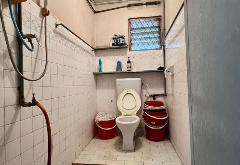 Taman Intan Jalan Baiduri Ulu Tiram Single Storey Low Cost House