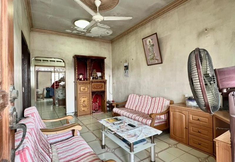 Taman Intan Jalan Baiduri Ulu Tiram Single Storey Low Cost House