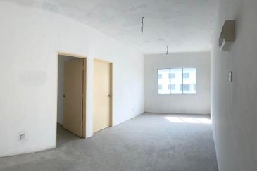 Taman Desa Kempas Flat For Sale