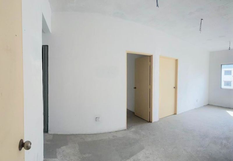 Taman Desa Kempas Flat For Sale