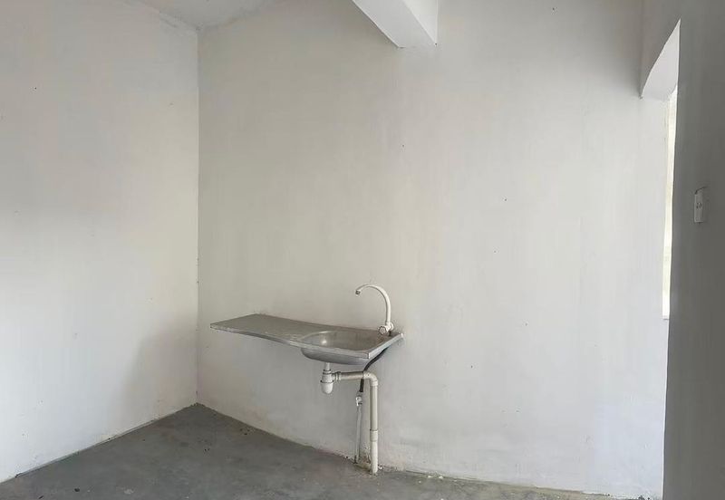 Taman Desa Kempas Flat For Sale