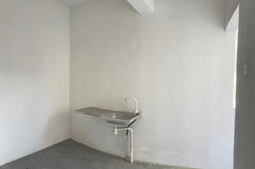 Taman Desa Kempas Flat For Sale