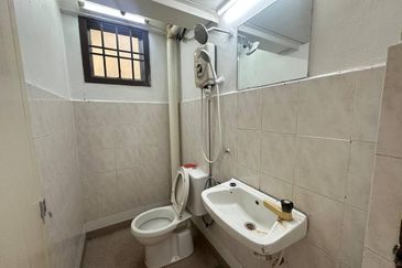 Sri Intan (Bandar Seri Alam)