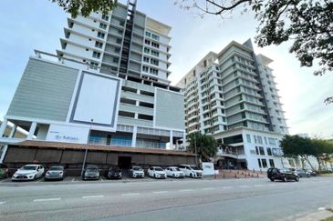 Akademik Suite @ Mount Austin