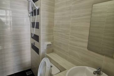 D'Summit Residences @ Kempas Utama