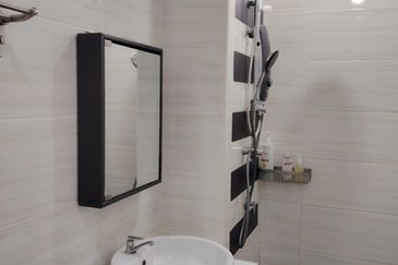 D'Summit Residences @ Kempas Utama