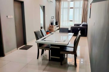 D'Summit Residences @ Kempas Utama