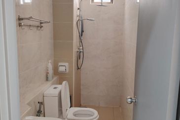 D'Summit Residences @ Kempas Utama