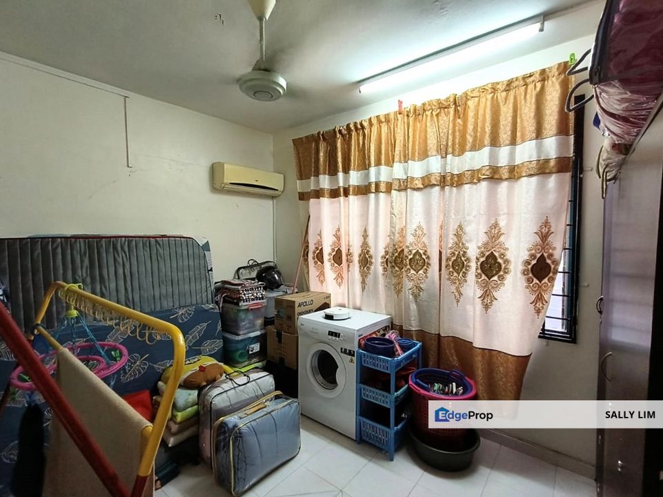 Taman Daya Jalan Nibong Low Cost Flat Level 3 Renovated Unit, Johor, Johor Bahru