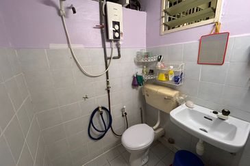 Sri Lanang Flat (Rumah Pangsa Sri Lanang)