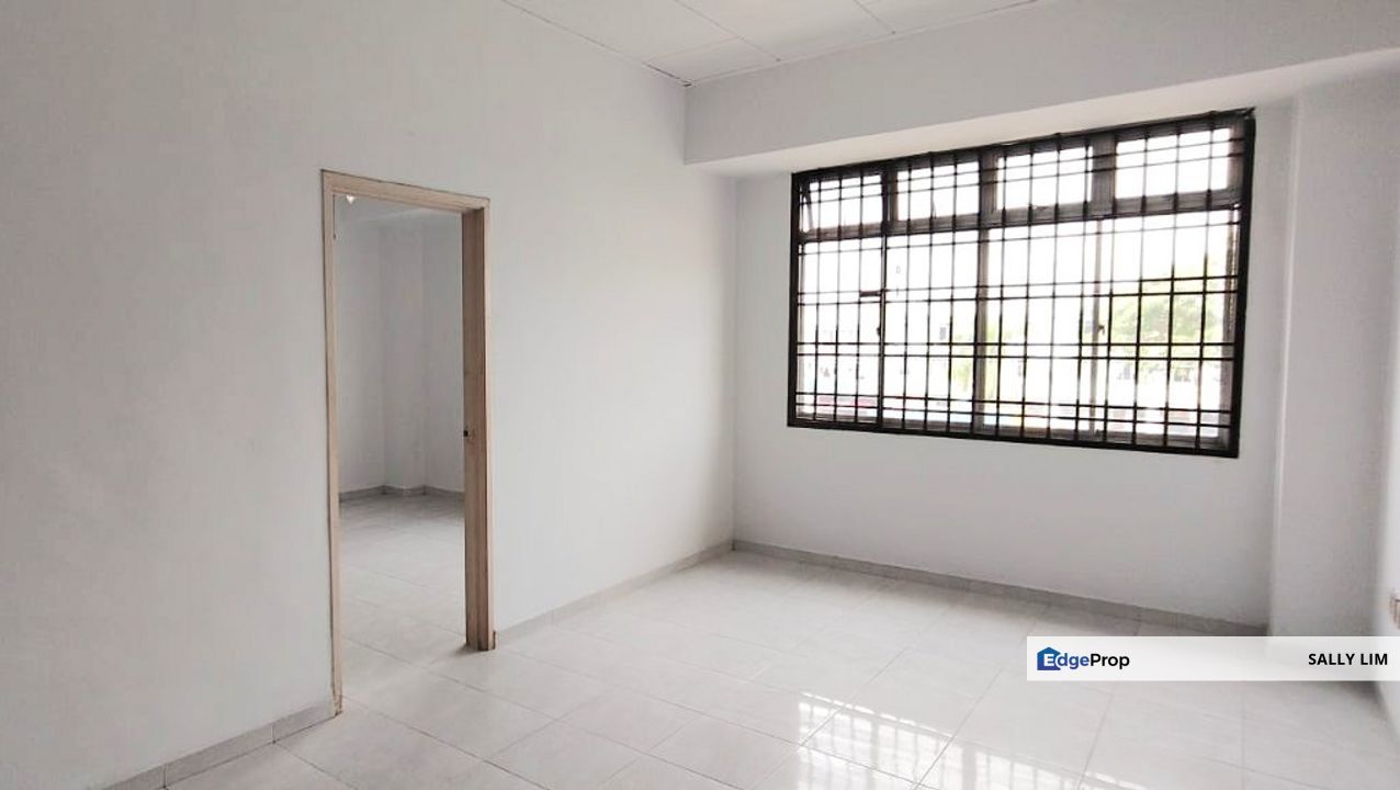 Ehsan Jaya Medium Cost Shop Apartment 2nd Floor For Sale, Johor, Johor Bahru