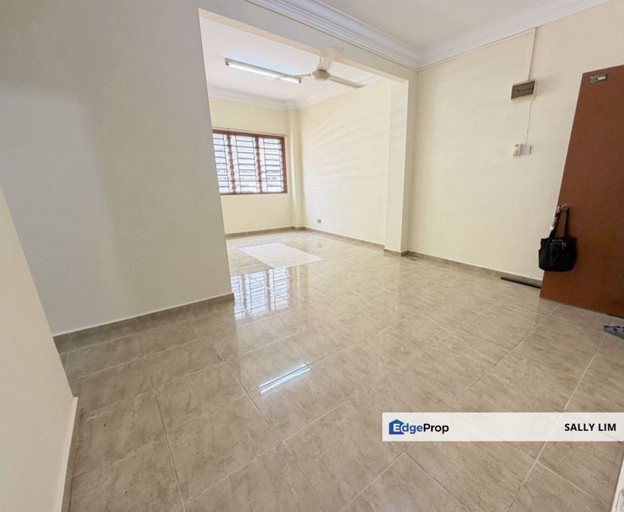 Taman Gaya Ulu Tiram Medium Low Cost Flat 1st Floor For Rent, Johor, Ulu Tiram