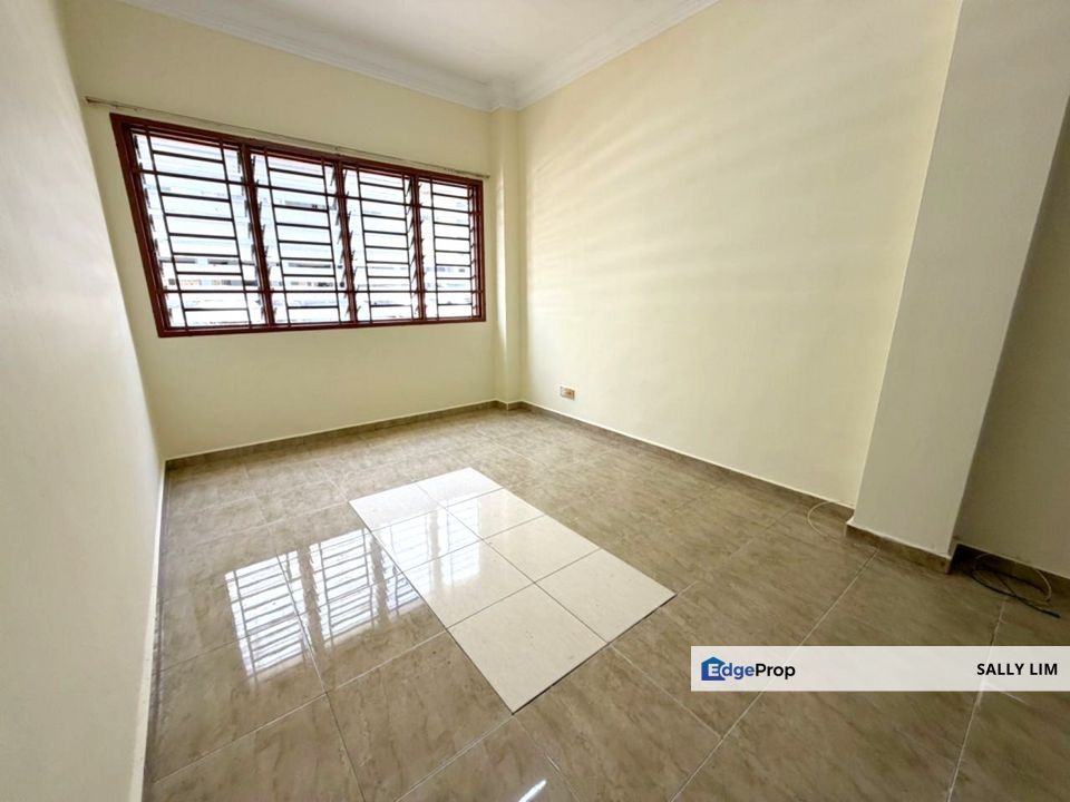 Taman Gaya Ulu Tiram Medium Low Cost Flat 1st Floor For Rent, Johor, Ulu Tiram