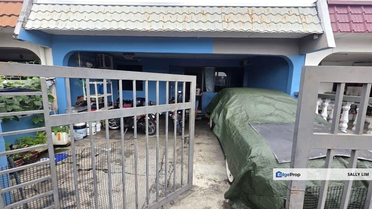 Taman Dahlia Tampoi Single Storey Low Cost House For Sale, Johor, Tampoi