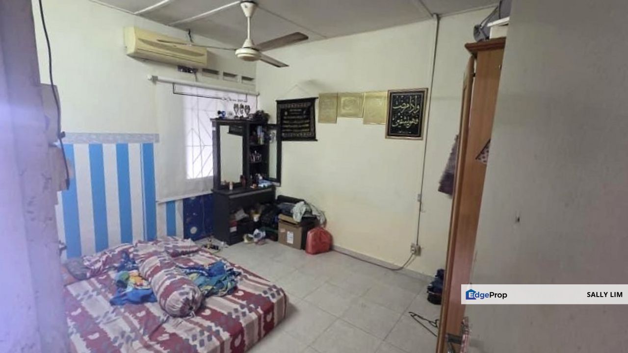 Taman Dahlia Tampoi Single Storey Low Cost House For Sale, Johor, Tampoi