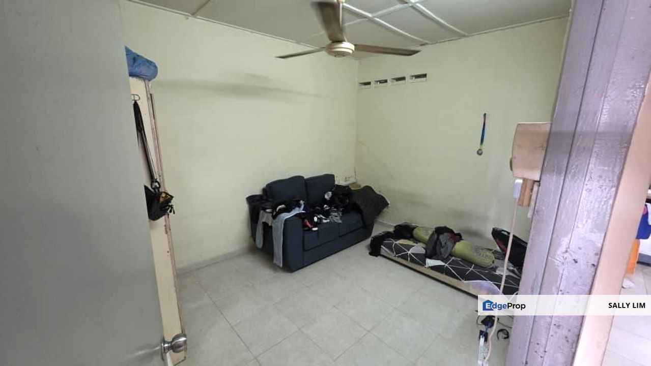 Taman Dahlia Tampoi Single Storey Low Cost House For Sale, Johor, Tampoi