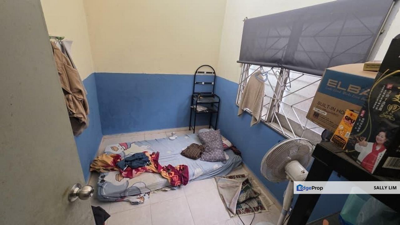 Taman Dahlia Tampoi Single Storey Low Cost House For Sale, Johor, Tampoi