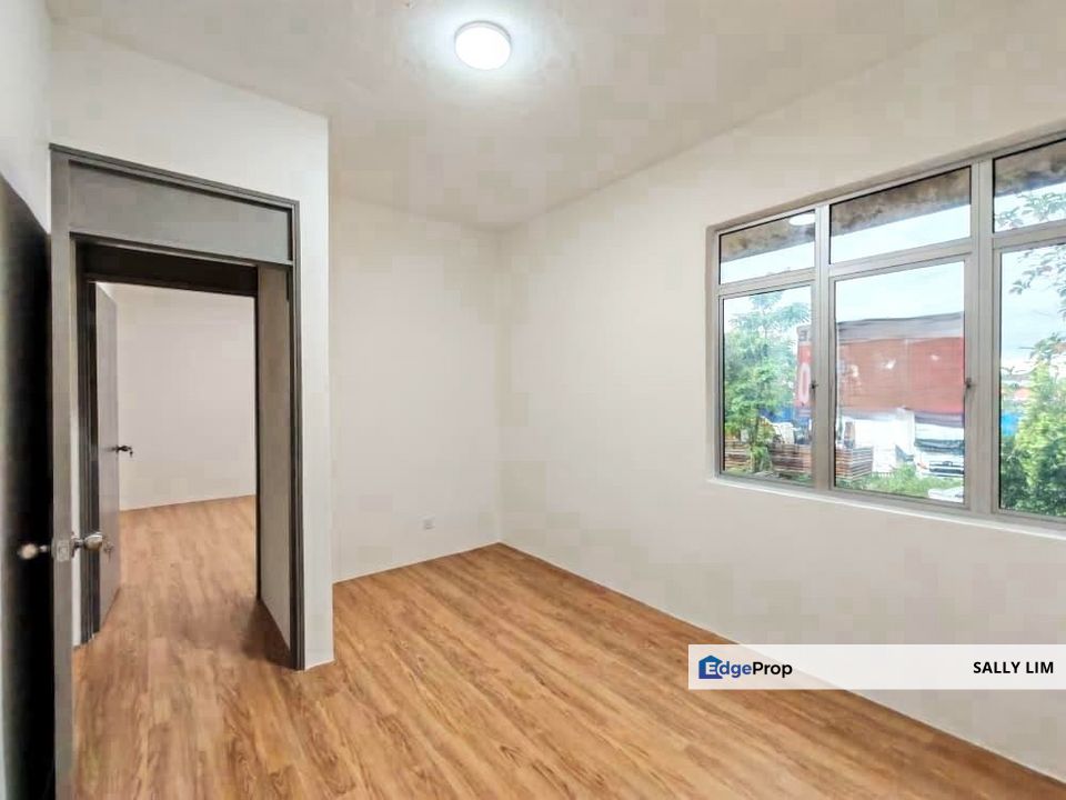 Taman Megah Ria @ Masai Medium Cost Flat 1st Floor Unit For Sale, Johor, Masai