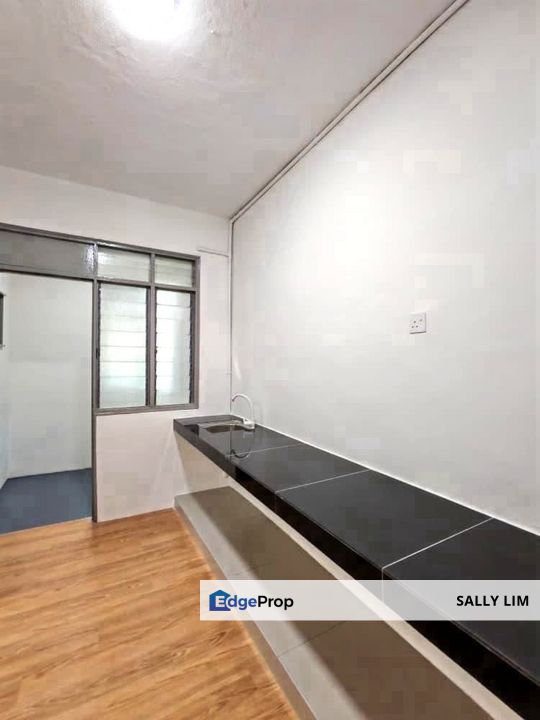 Taman Megah Ria @ Masai Medium Cost Flat 1st Floor Unit For Sale, Johor, Masai