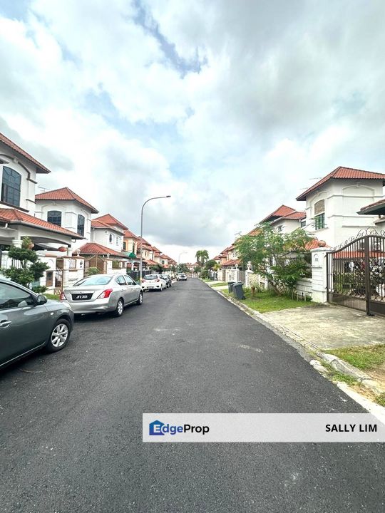 Pelangi Indah Jalan Pesona 2.5 Storey Semi-D House For Sale, Johor, Ulu Tiram