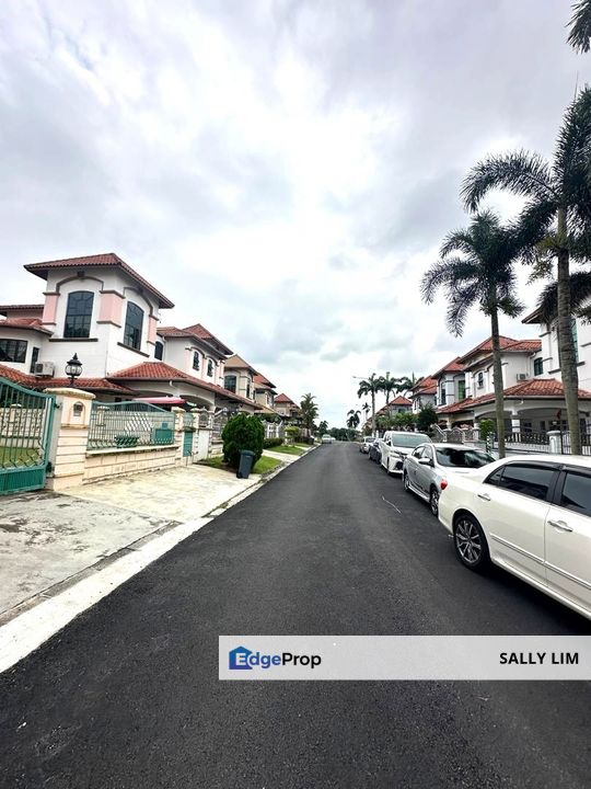 Pelangi Indah Jalan Pesona 2.5 Storey Semi-D House For Sale, Johor, Ulu Tiram