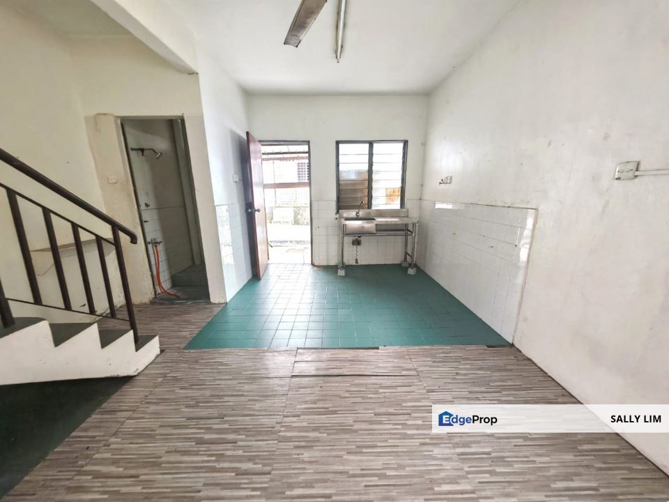 Taman Perling Jalan Simbang Double Storey Medium Cost End Lot with Land, Johor, Johor Bahru