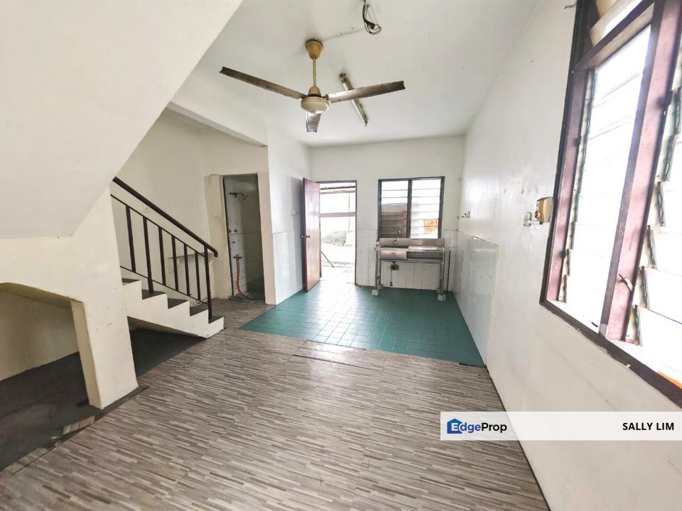 Taman Perling Jalan Simbang Double Storey Medium Cost End Lot with Land, Johor, Johor Bahru