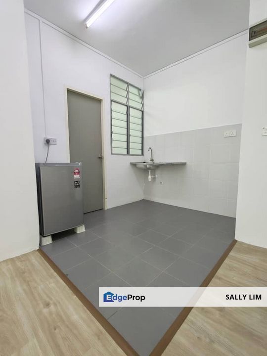 Pangsapuri Flora Damai Near Eco Summer Level 1 Unit For Sale, Johor, Johor Bahru