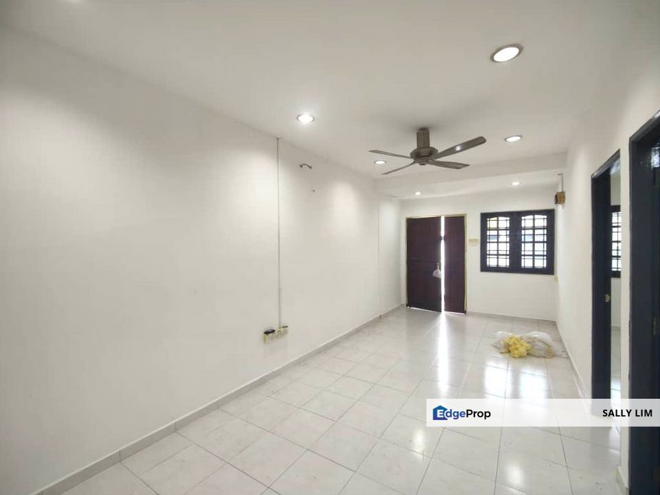 Taman Skudai Baru Single Storey Low Cost House Endlot Renovated For Sale, Johor, Skudai