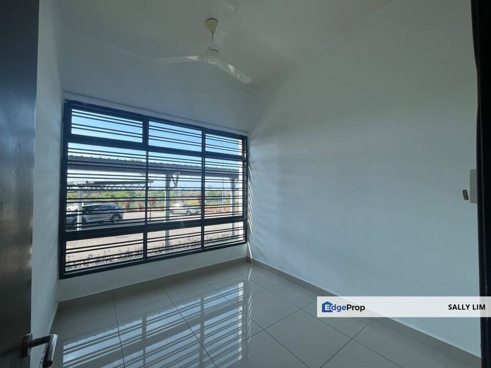 Seri Austin Residences 3+1 Rooms Corner Lot Ground Floor Unit For Rent, Johor, Johor Bahru