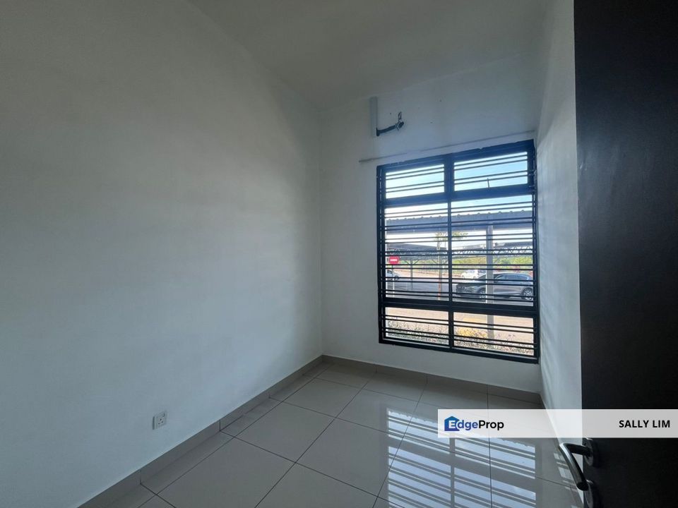 Seri Austin Residences 3+1 Rooms Corner Lot Ground Floor Unit For Rent, Johor, Johor Bahru
