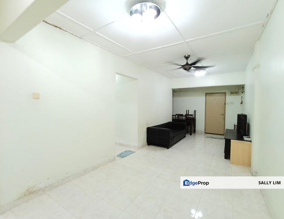 Taman Plentong Utama Jalan Daisi 7 Medium Low Cost Flat, Johor, Pasir Gudang