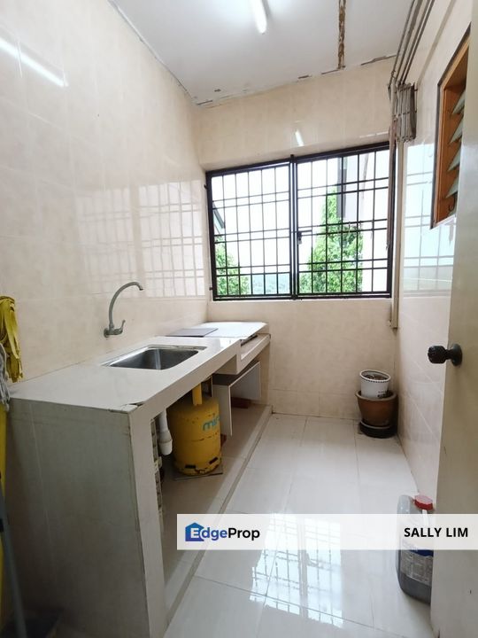 Taman Plentong Utama Jalan Daisi 7 Medium Low Cost Flat, Johor, Pasir Gudang