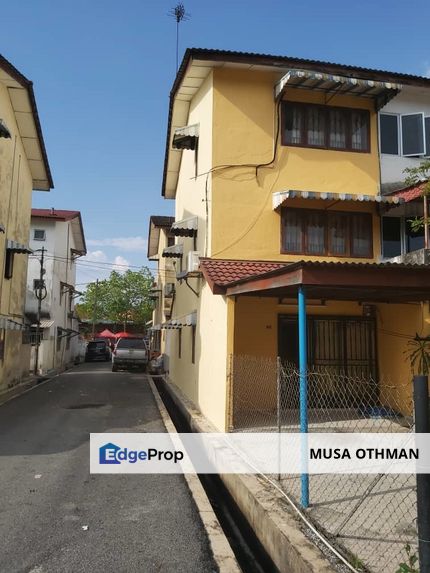 3 STOREY HOUSE, Seksyen 25, Shah Alam, Selangor, Shah Alam