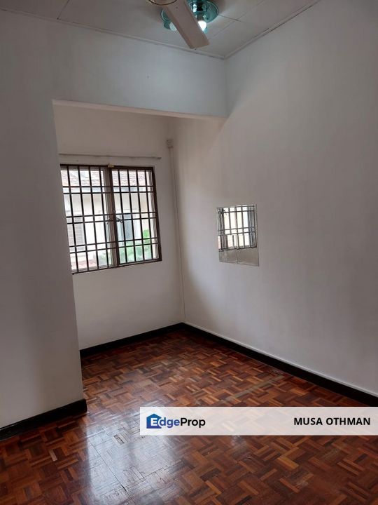 PARTIALLY FURNISHED, 2 Storey intermediate,Kelana Idaman,Kelana Jaya, Selangor, Kelana Jaya